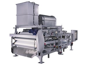 生活污水處理設(shè)備由混凝沉淀池、調(diào)節(jié)池、膜生物反應(yīng)器三大模塊組成